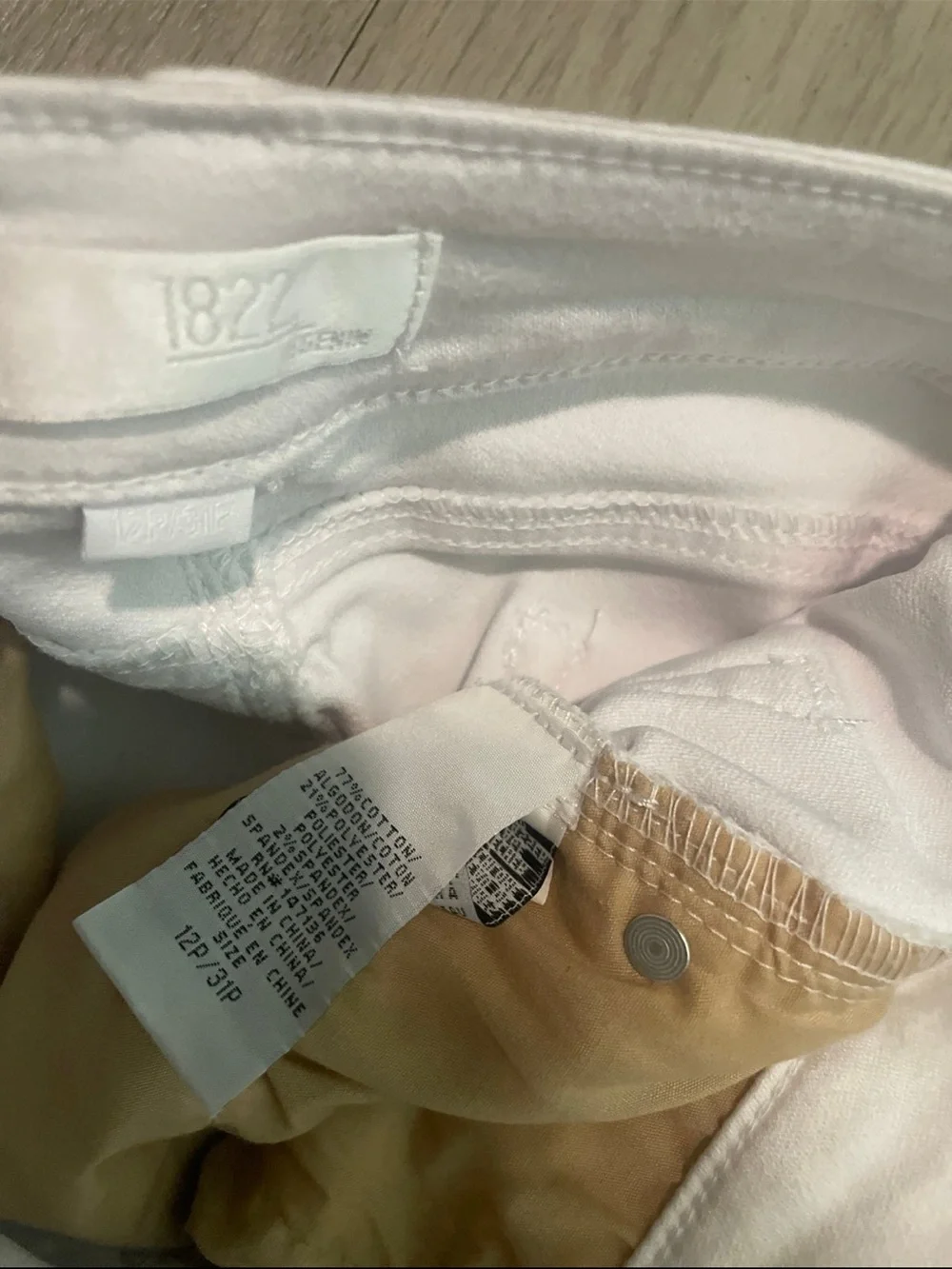 1822 Denim White High-Rise Jeans - Picture 2 of 3